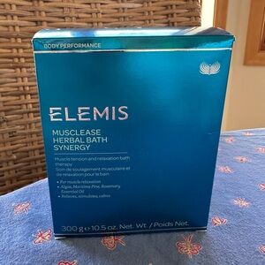 Elemis Musclease Herbal Bath Salts.